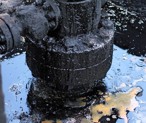 Oil Pollution in Vinyl Plank Flooring